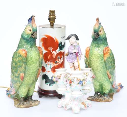 A LARGE PAIR OF CONTINENTAL MAJOLICA MODELS OF PARROTS