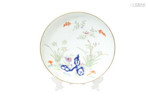 A CHINESE PORCELAINS SAUCER DISH