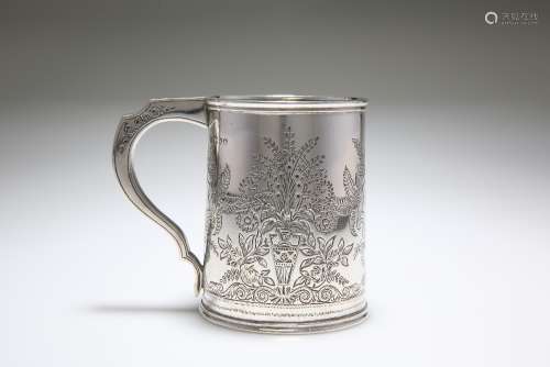 A VICTORIAN SILVER TANKARD, WALTER & JOHN BARNARD, LONDON 1890