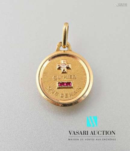 Small love medal in yellow gold 750 thousandths se…