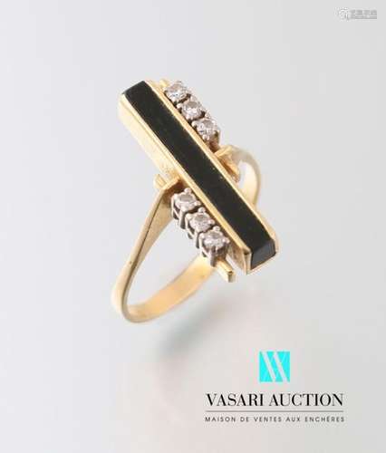 Ring in 750 thousandths yellow gold, rectangular p…