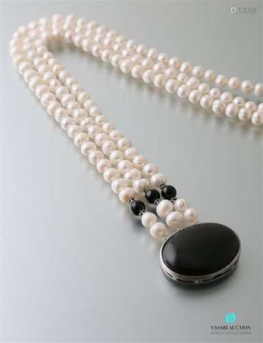 Three row necklace of freshwater cut pearls, the a…