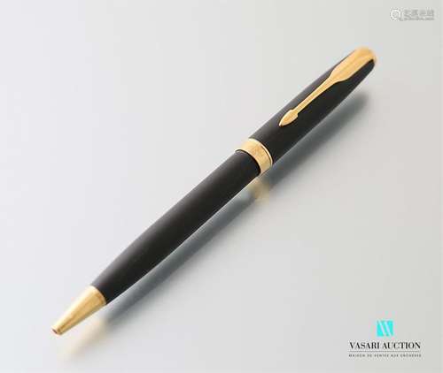 PARKER Black lacquered metal fountain pen, gold pl…