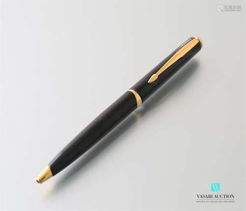 PARKER Black lacquered metal fountain pen, gold pl…