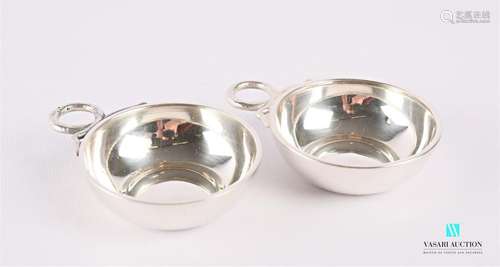 Pair of wine tasters in plain silver, round shape,…