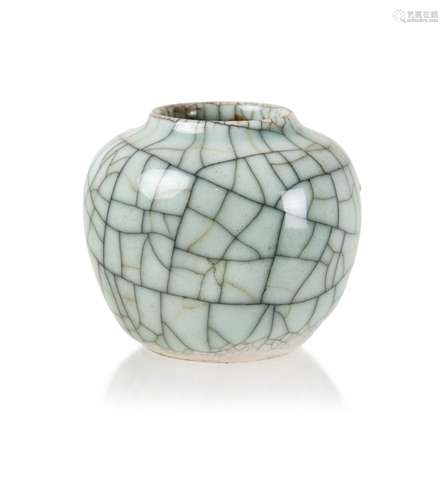 A GE-TYPE CRACKLE GLAZE WATER POT