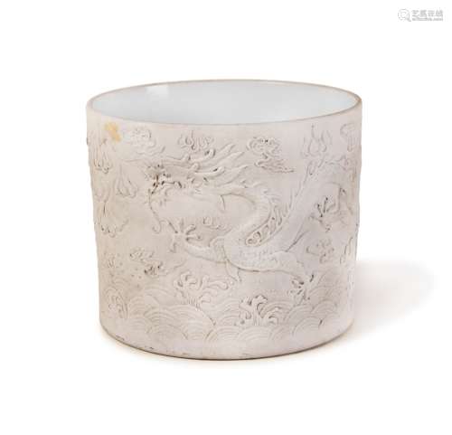 WHITE DRAGON BRUSH POT