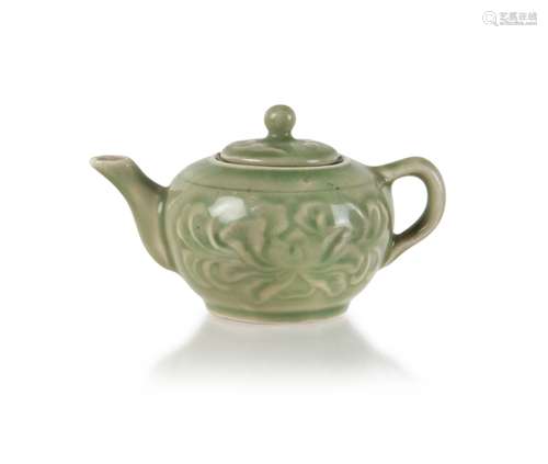 CHINESE CELADON LOTUS PATTEN TEA POT