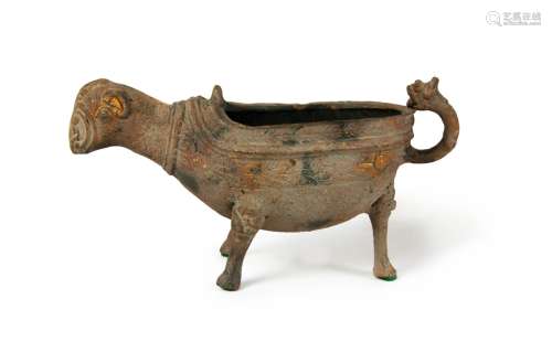 ARCHAISTIC CHINESE BRONZE ANIMAL-FORM VESSEL