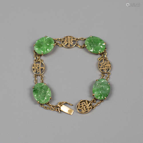 A JADEITE BRACELET