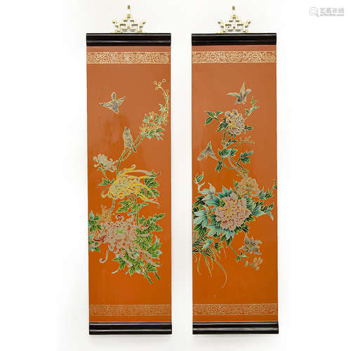 A PAIR OF FLOWER-BIRD LACQUER WOODEN PLAQUES