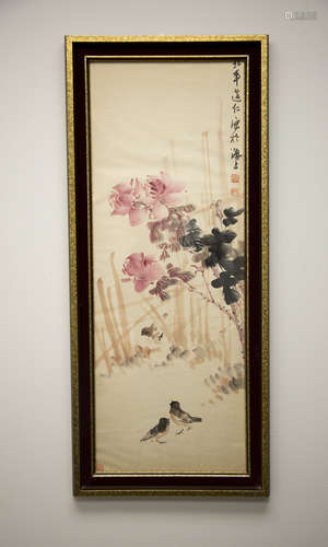 A LARGE CHINESE WARERCOLOR OF FLOWERS,SIGNED