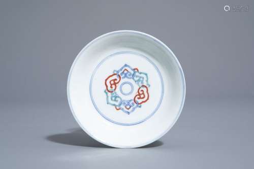 A Chinese doucai 'ruyi' saucer, 19th/20th C.