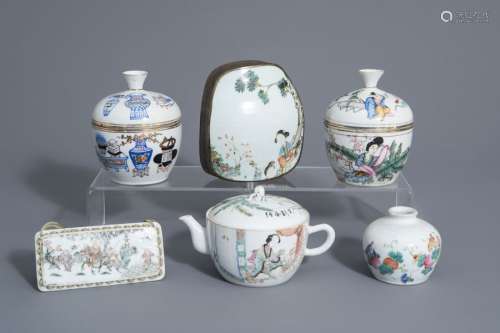 A varied collection of Chinese famille rose and bl...