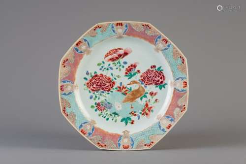 An octagonal Chinese famille rose charger with a g...