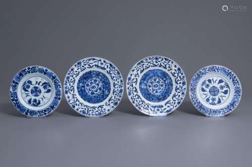 Two pairs of Chinese blue and white plates with fl...