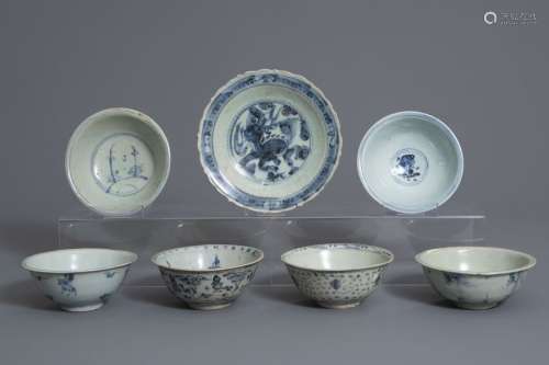Six Chinese blue and white bowls and a dish with d...