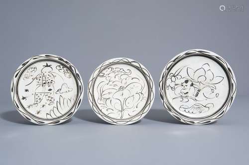 Three Chinese Cizhou style plates with different d...