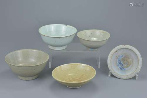 A group of five Chinese Song to Ming dynasty pottery