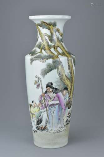 A Chinese Republic period porcelain vase decorated with