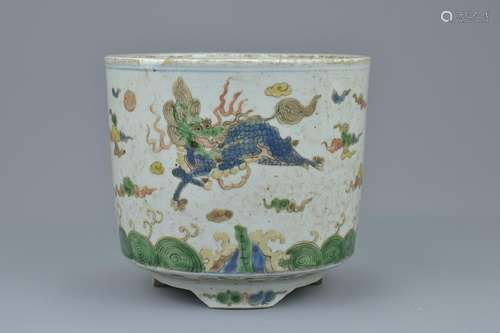 A Chinese 18/19th century doucai porcelain tripod