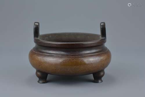 A quality Chinese 19th century bronze tripod censer