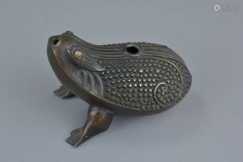 A Chinese 19/20th century cast bronze water dropper in