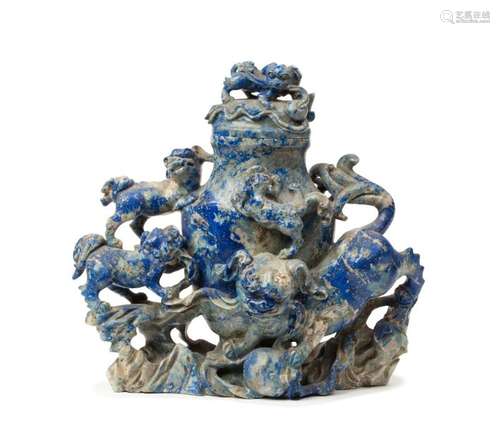 CHINE, XIXe siècle Petit vase couvert en lapis laz…