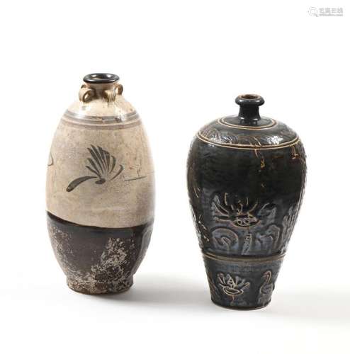 CHINE, Époques Yuan Ming Deux vases à vin en céram…