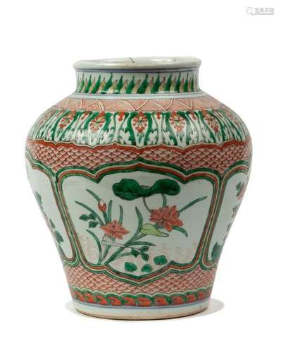 CHINE, XIXe siècle Jarre balustre en porcelaine