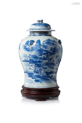 VIETNAM, XIXe siècle Jarre couverte en porcelaine …