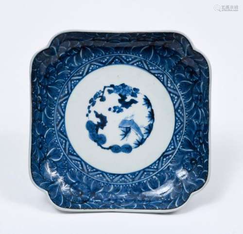 JAPON, XXe siècle Assiette en porcelaine