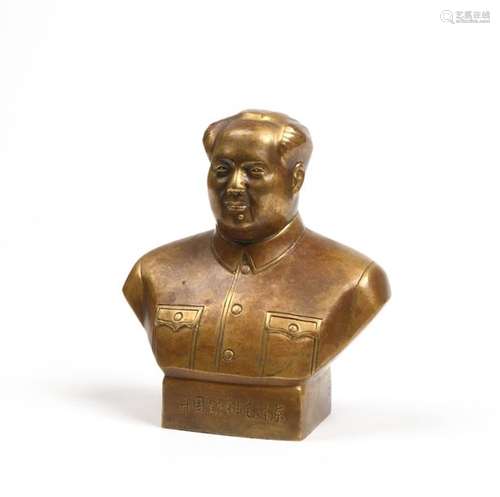 CHINE, XXe siècle Buste de Mao en bronze à patine …