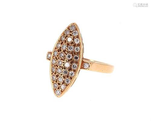 Shuttle ring in yellow gold 18 K (750 °/°°) decora…