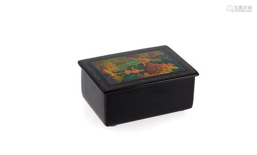 Rectangular box made of polychrome lacquered papie…