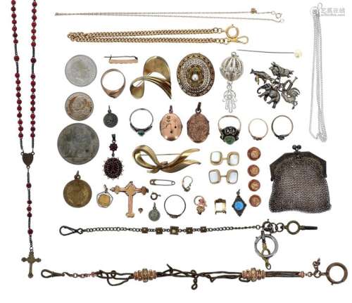 Lot of silver and miscellaneous jewellery and coin…