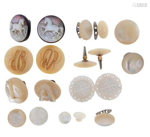 Lot of various buttons in mother of pearl or ivory…