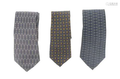 HERMES Three printed silk ties