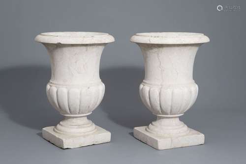 A pair of Italian marble Medici vases, 19th C.