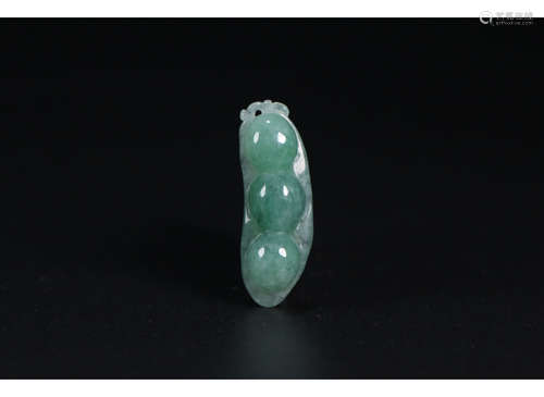 A Chinese Jadeite Pandent