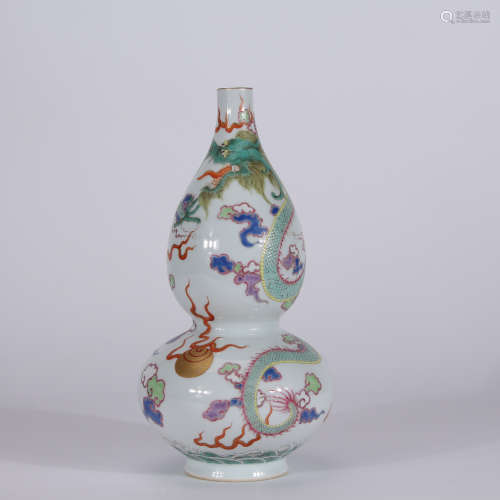 A Chinese Dragon Pattern Porcelain Gourd-shaped Vase