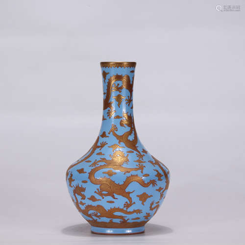 A Chinese Green Land Gold Dragon Pattern Porcelain Vase