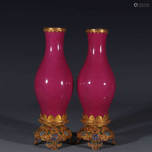 A Pair of Chinese Carmine Gold-gilded Porcelian Vases