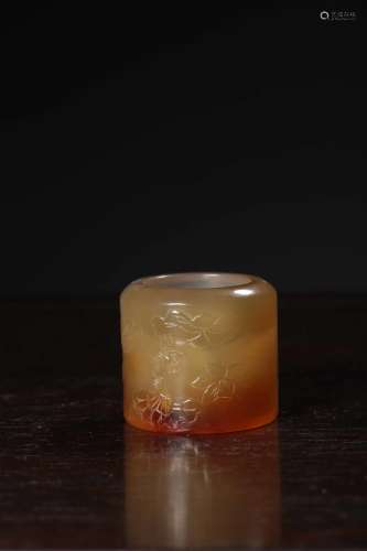 A Chinese Agate Thumb Ring