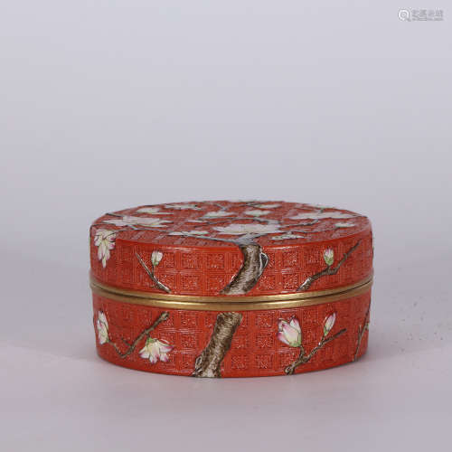 A Chinese Imitation Lacquerware Porcelain Box with Cover