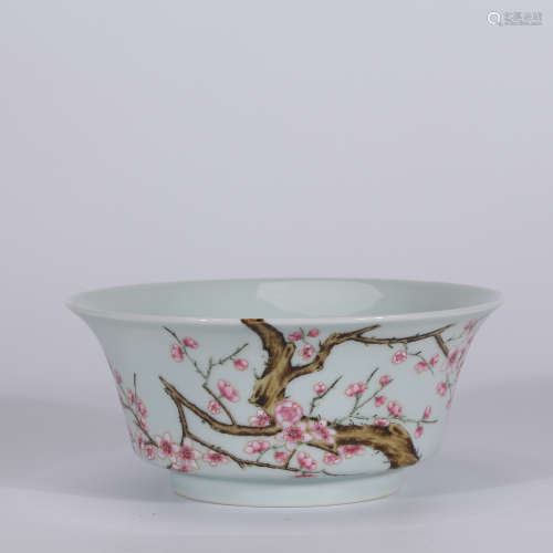 A Chinese Floral Famille Rose Porcelain Cup