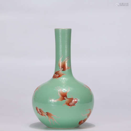 A Chinese Green Glaze Gliding Porcelain Vase