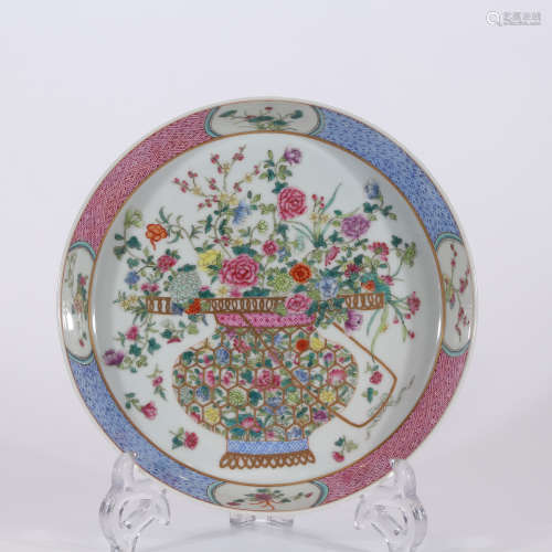 A Chinese Floral Famille Rose Porcelain Plate