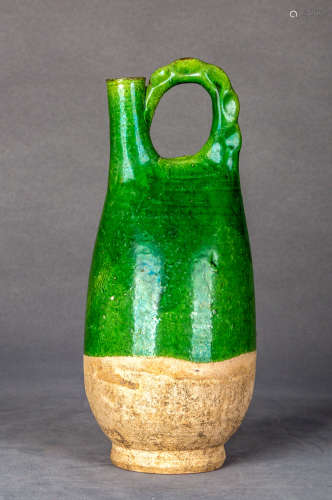 A Chinese Green Glaze Porcelain Pot