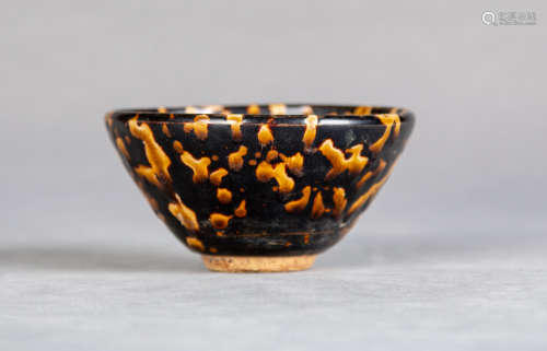 A Chinese Jizhou Kiln Porcelain Cup